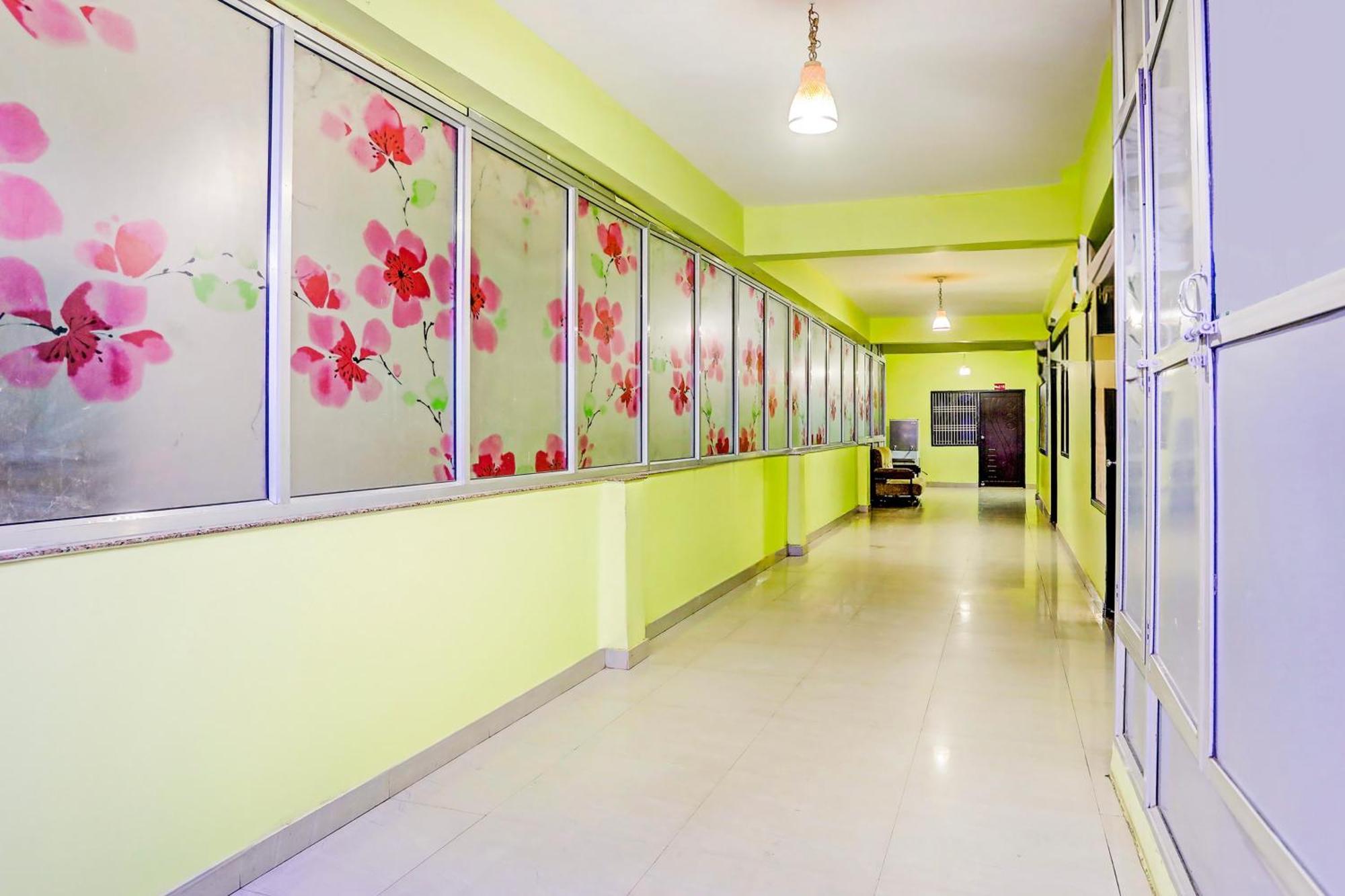 Super Hotel O Hyderabad Gate Iit Bhu Kakarmatha Exterior foto